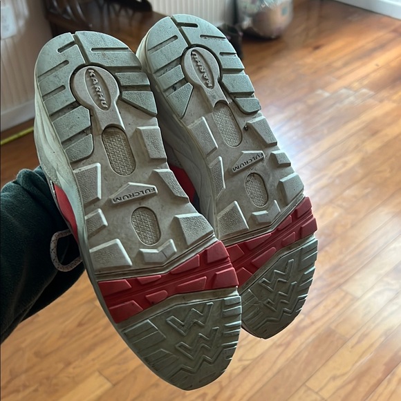 Sneakers - Picture 5 of 6